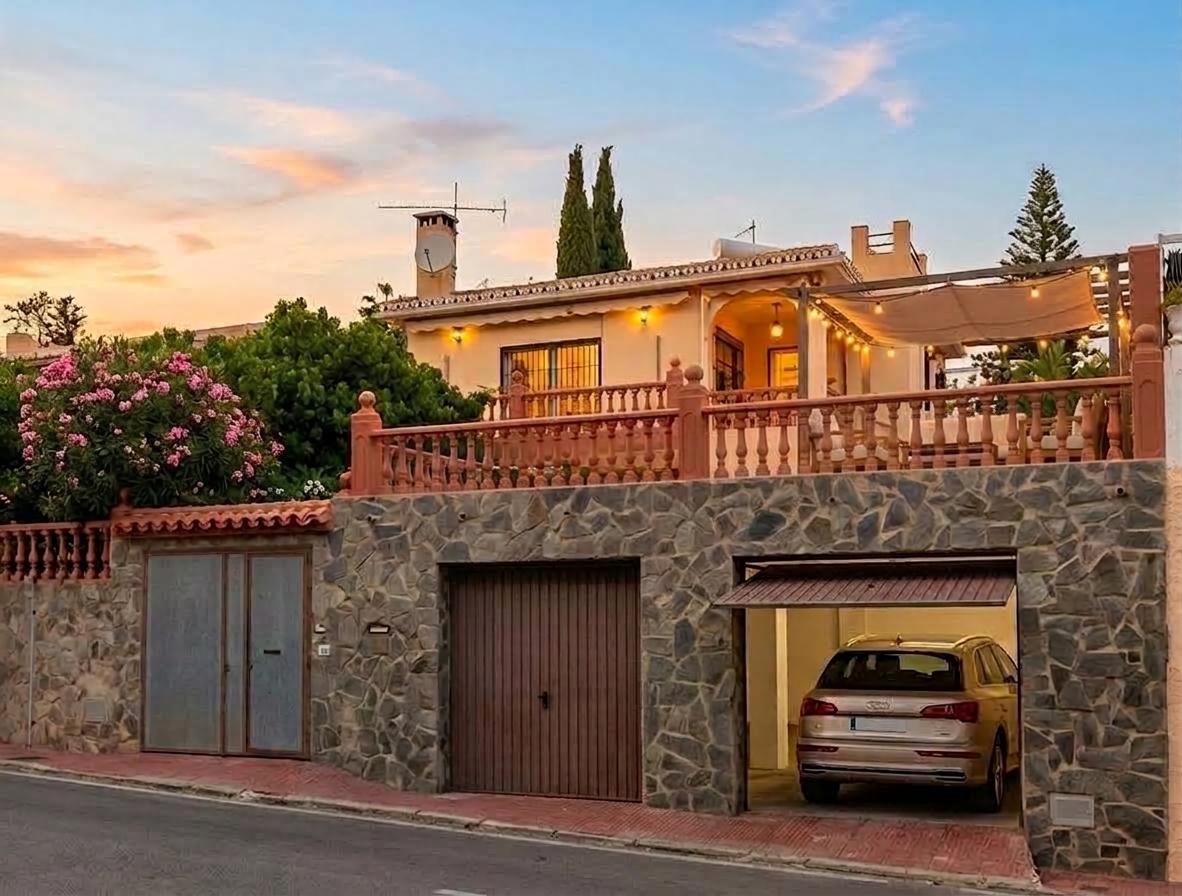 Villa for Sale in Benalmádena