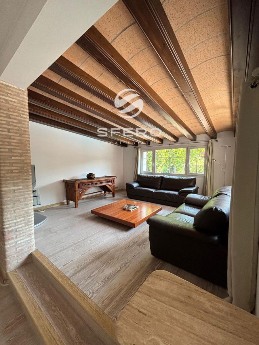 Chalet for Sale in Godella