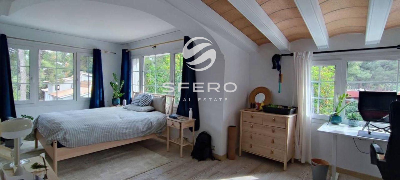 Chalet for Sale in Godella