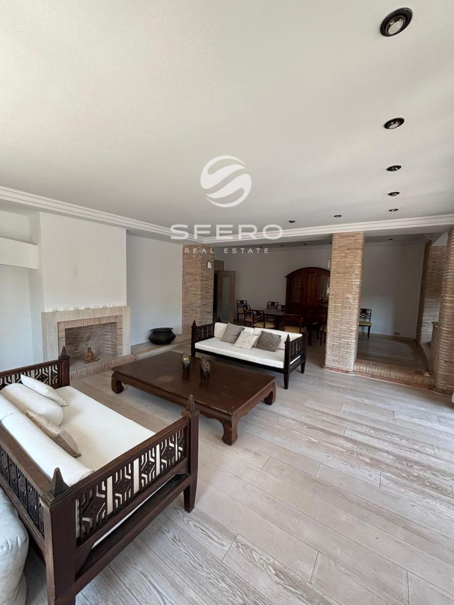 Chalet for Sale in Godella