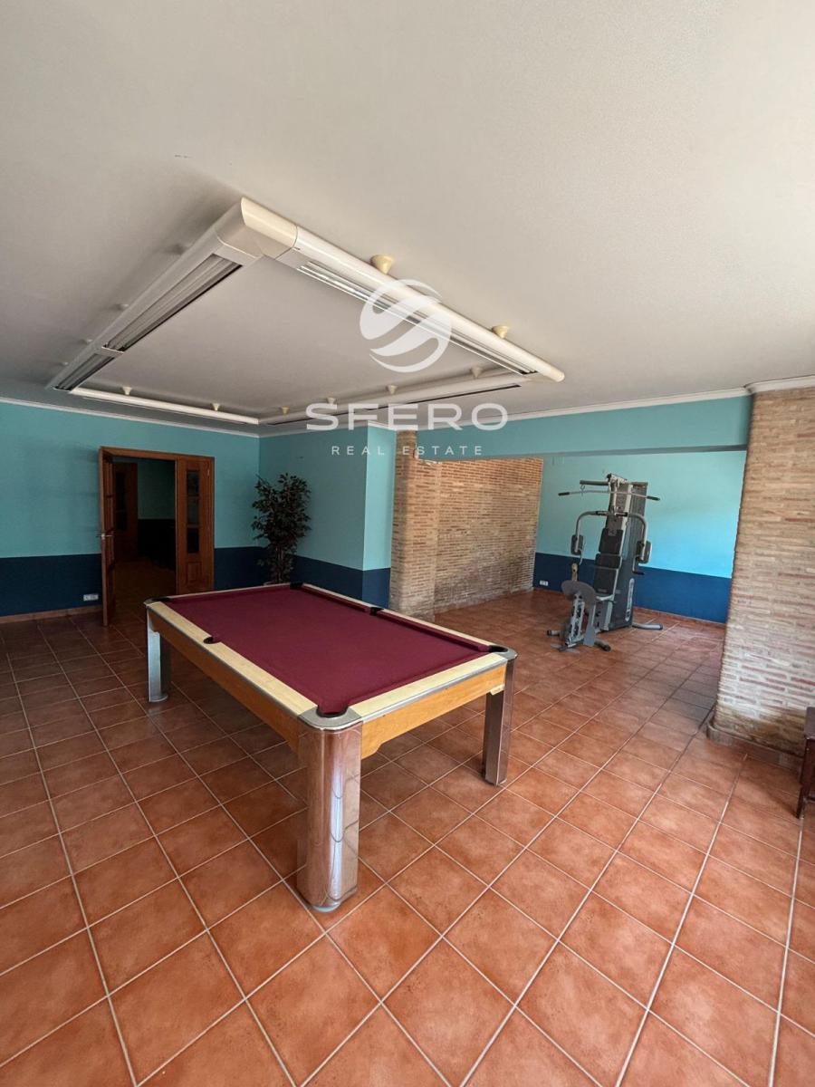 Chalet for Sale in Godella