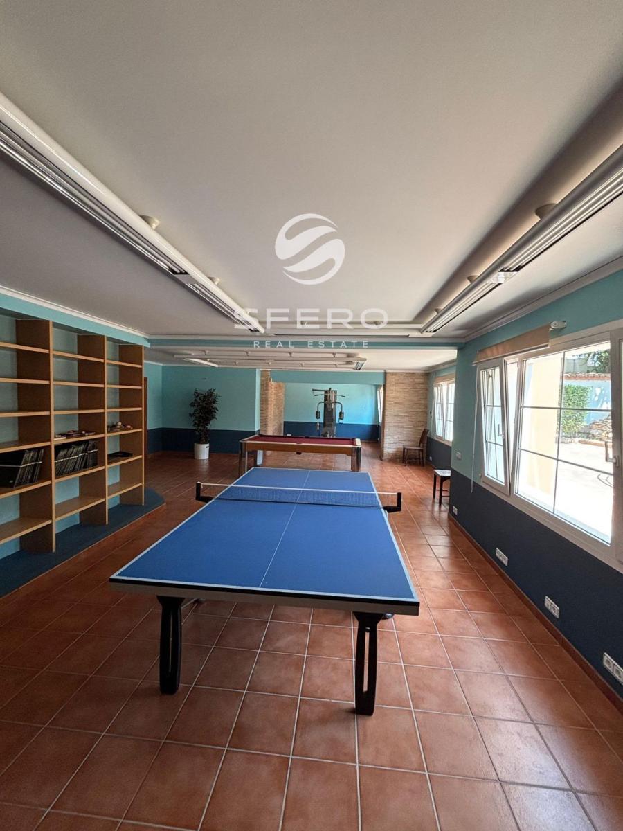 Chalet for Sale in Godella