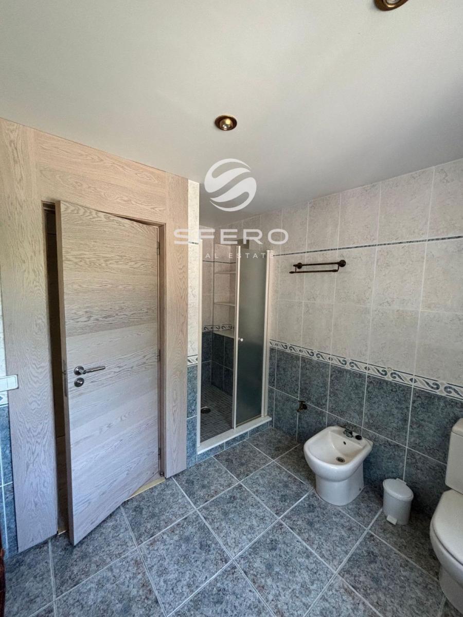 Chalet for Sale in Godella