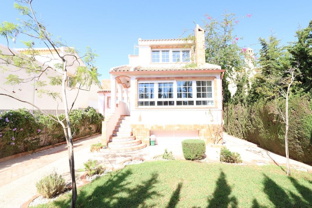 Villa en Venta en Orihuela
