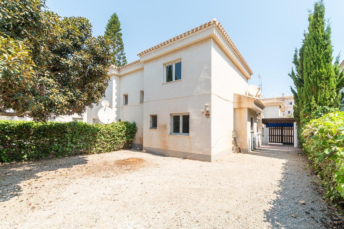 Villa en Venta en Orihuela