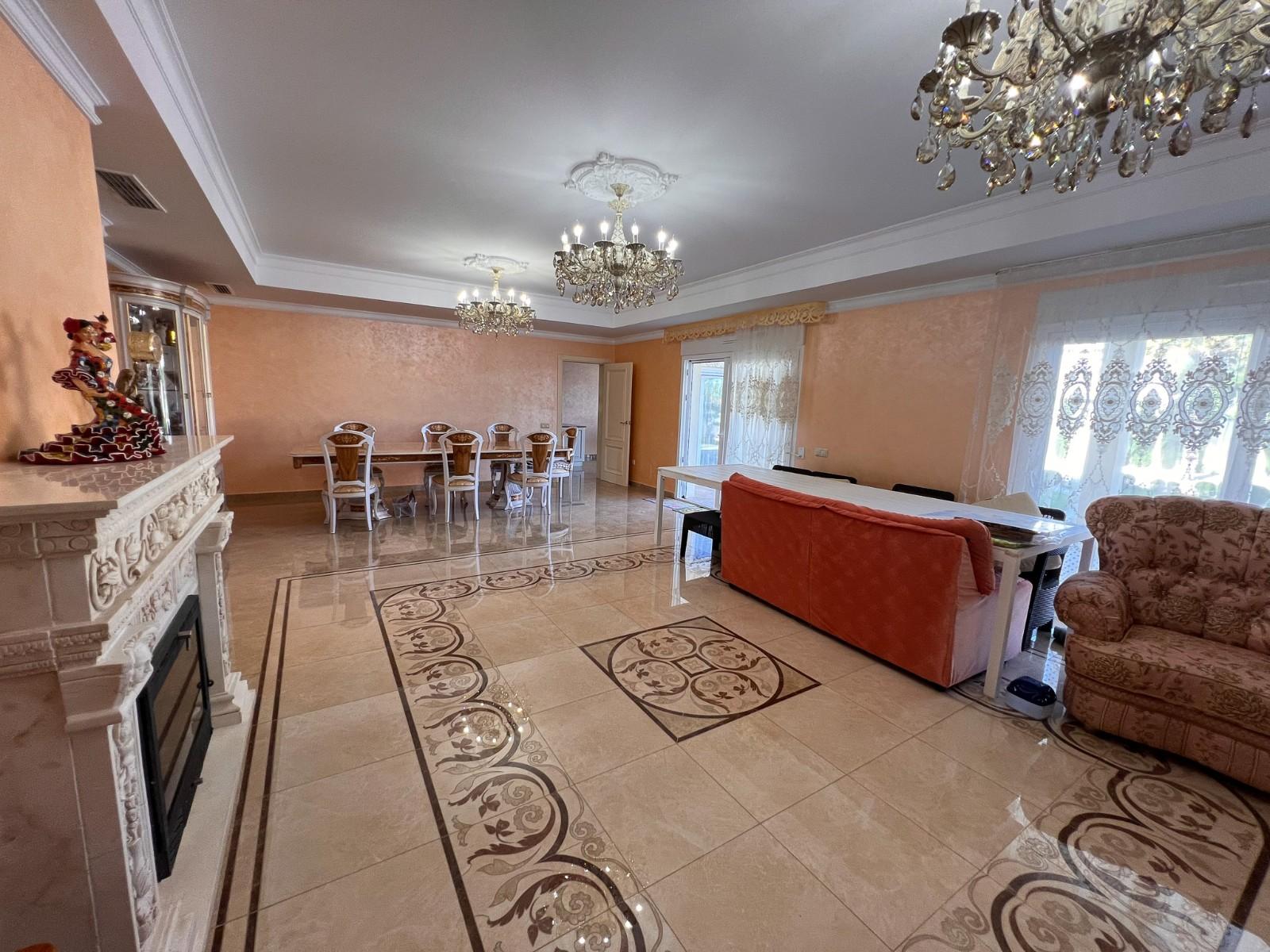 Villa en Venta en Orihuela