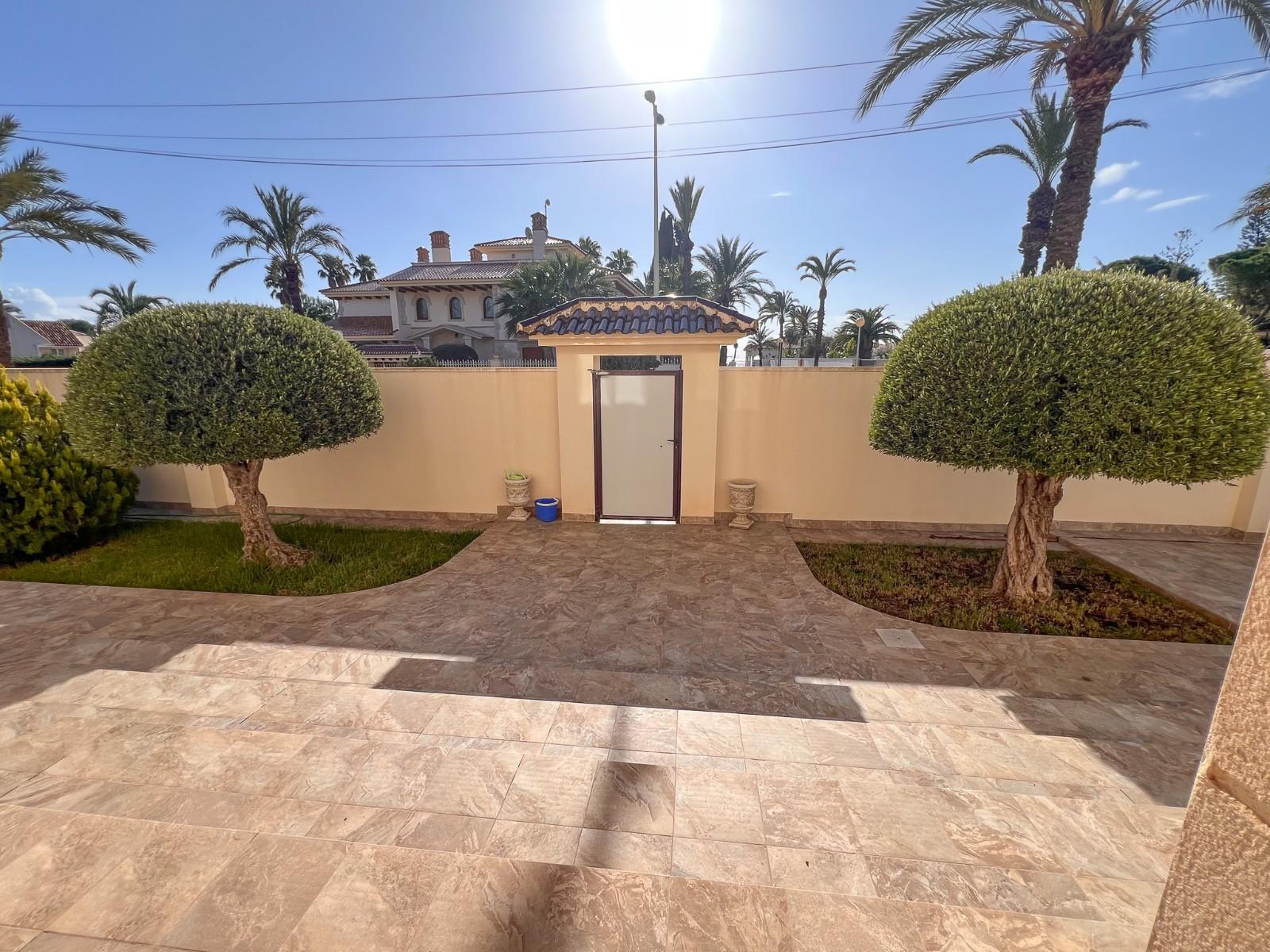 Villa en Venta en Orihuela