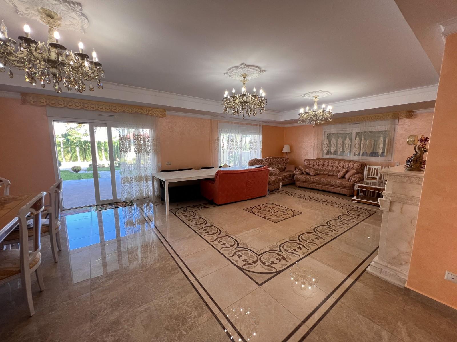 Villa en Venta en Orihuela