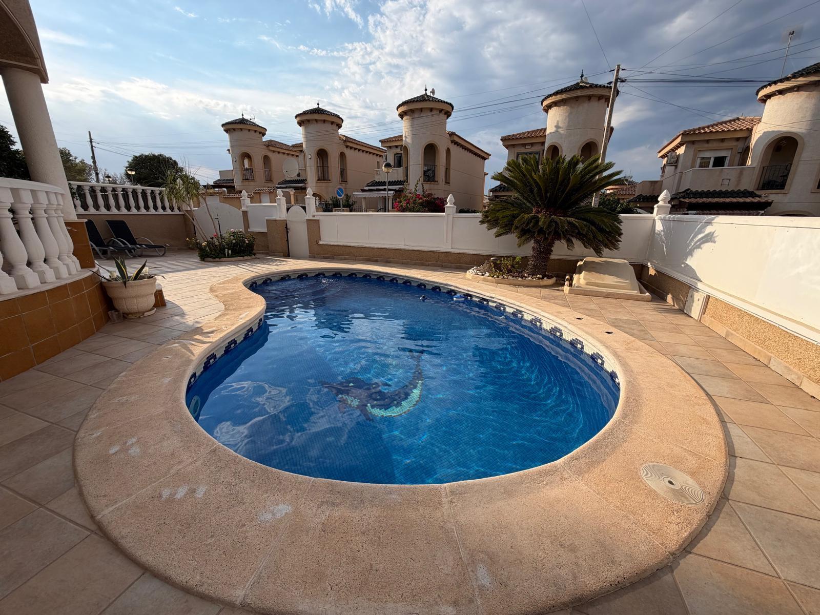 Villa en Venta en Orihuela