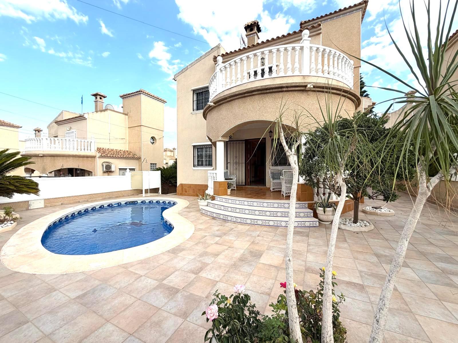 Villa en Venta en Orihuela