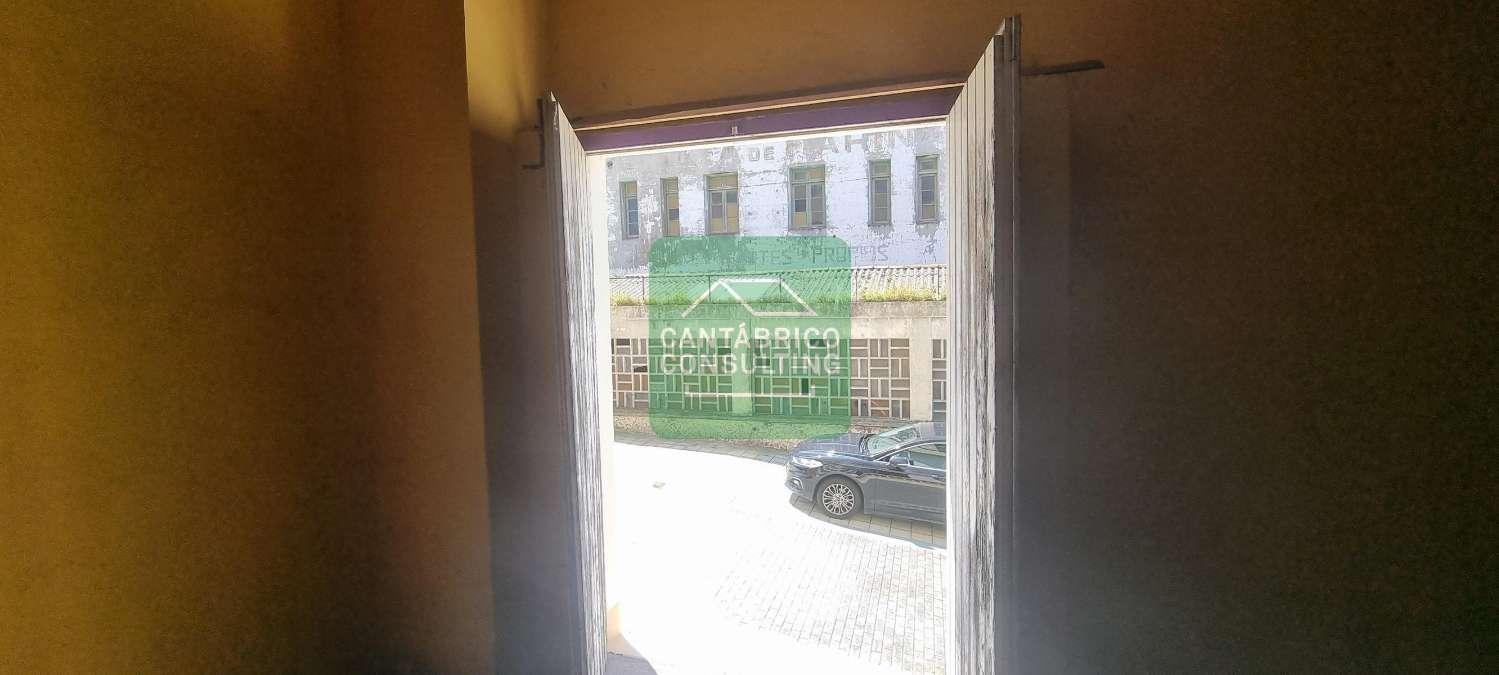 Premise for Sale in Navia