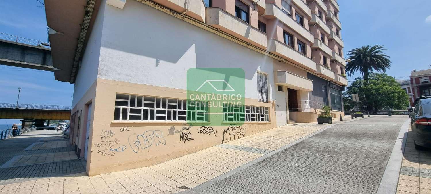 Premise for Sale in Navia