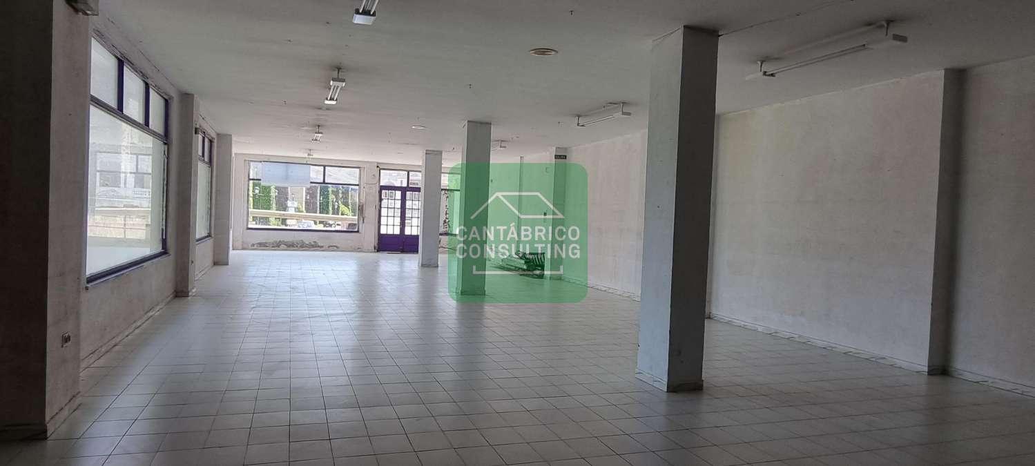 Premise for Sale in Navia