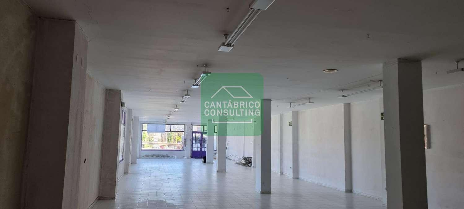 Premise for Sale in Navia