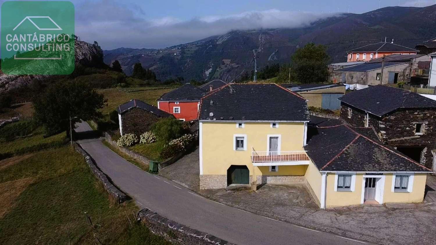 Casa en Venta en Villayón