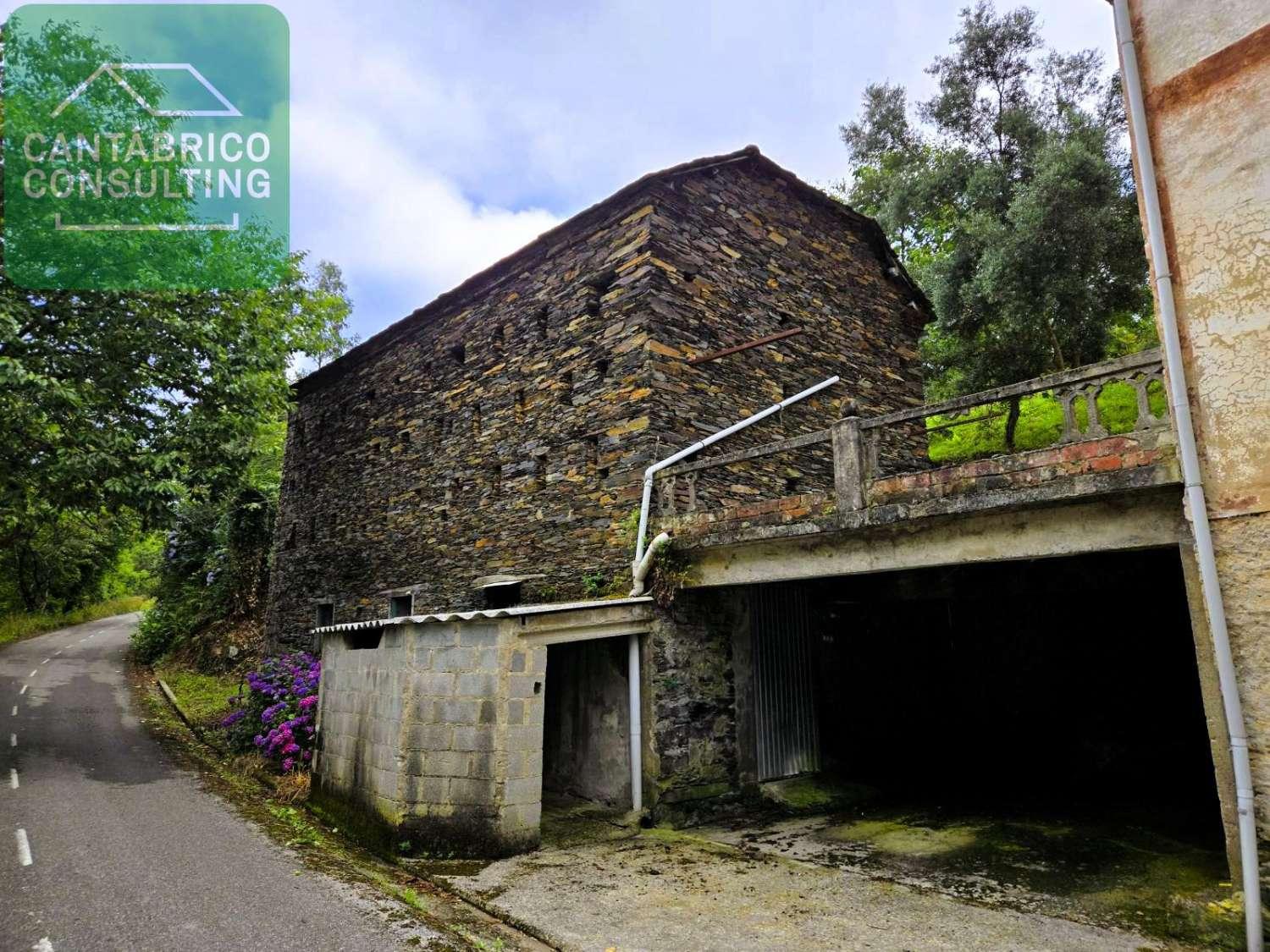 Casa en Venta en Coaña