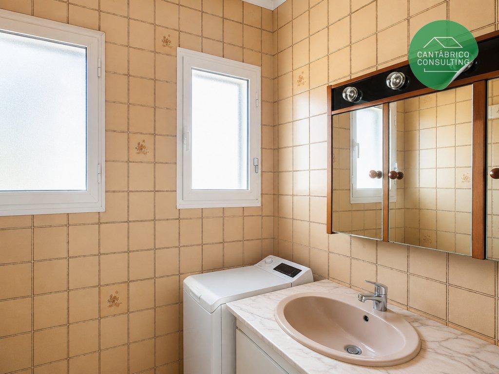 Flat for Sale in Navia