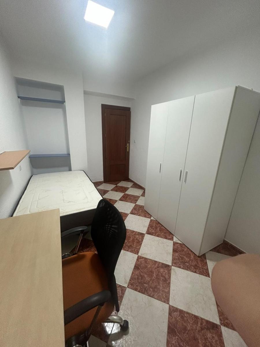 Flat for Rent in Granada