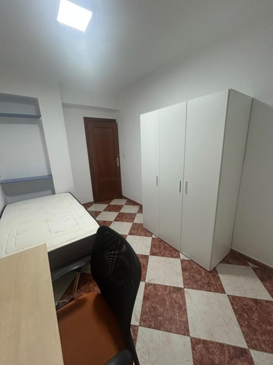 Flat for Rent in Granada