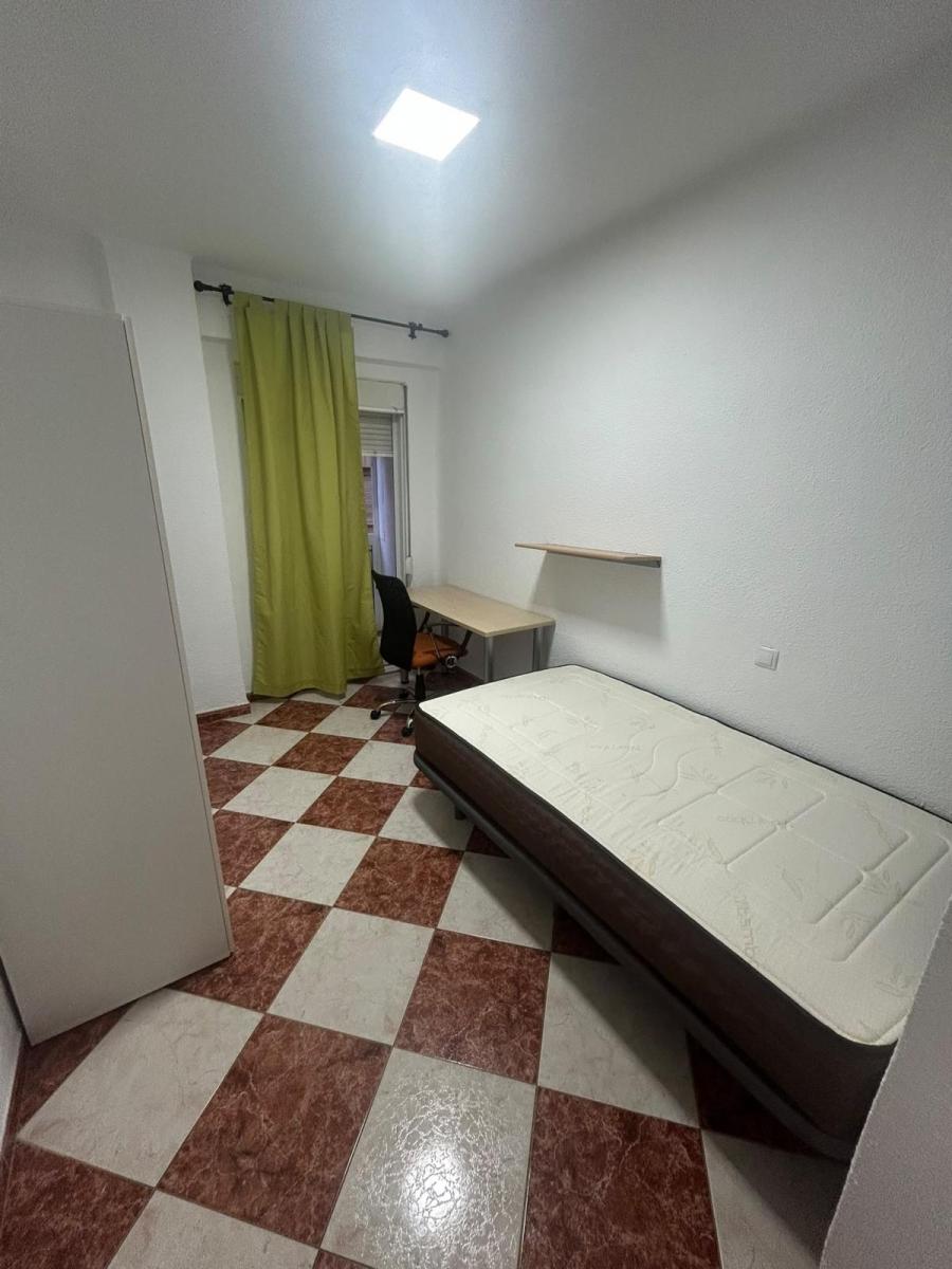 Flat for Rent in Granada