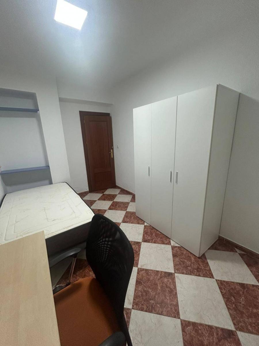Flat for Rent in Granada
