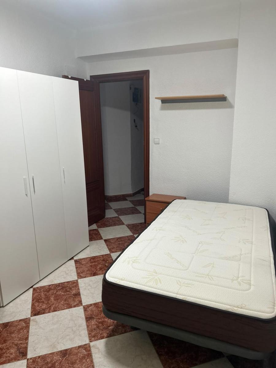 Flat for Rent in Granada