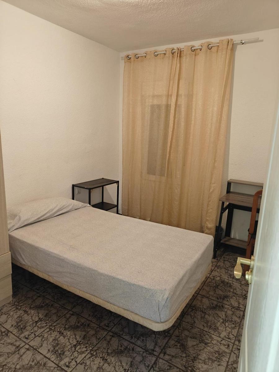 Flat for Rent in Granada