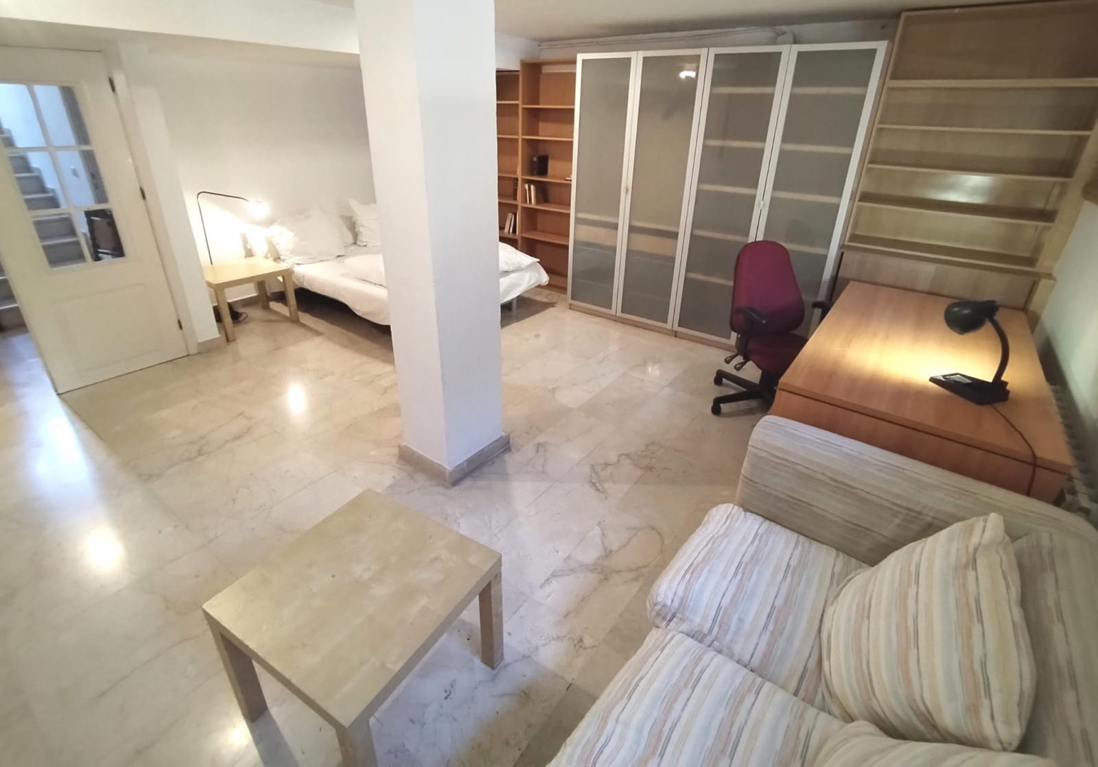Terraced House for Rent in Granada