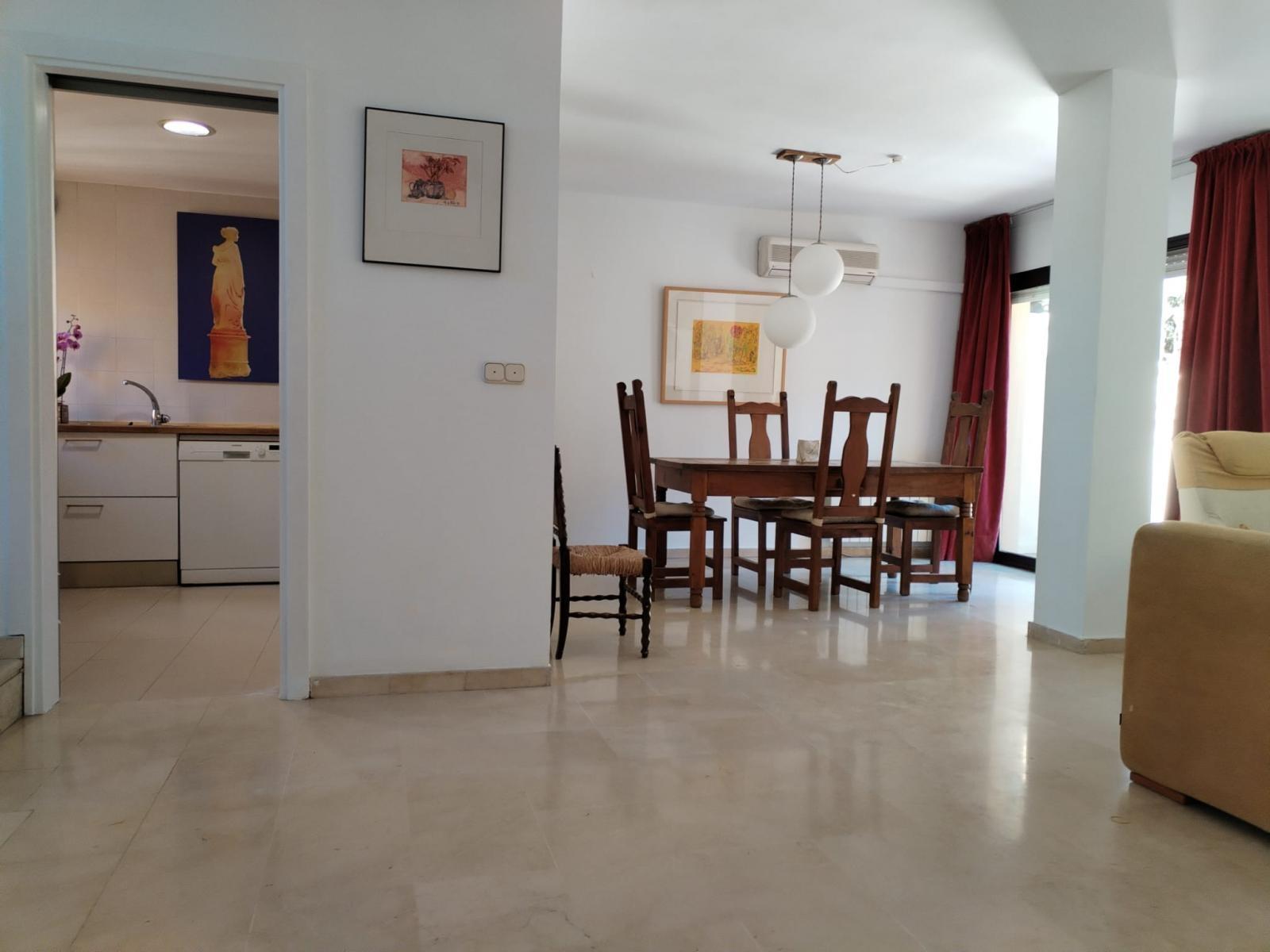 Terraced House for Rent in Granada