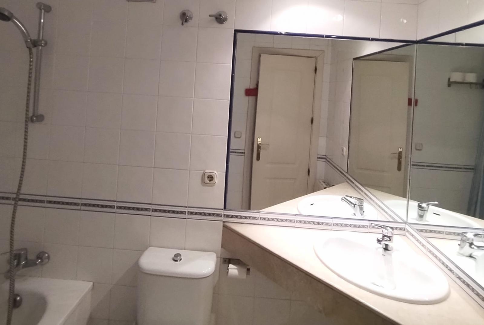 Terraced House for Rent in Granada