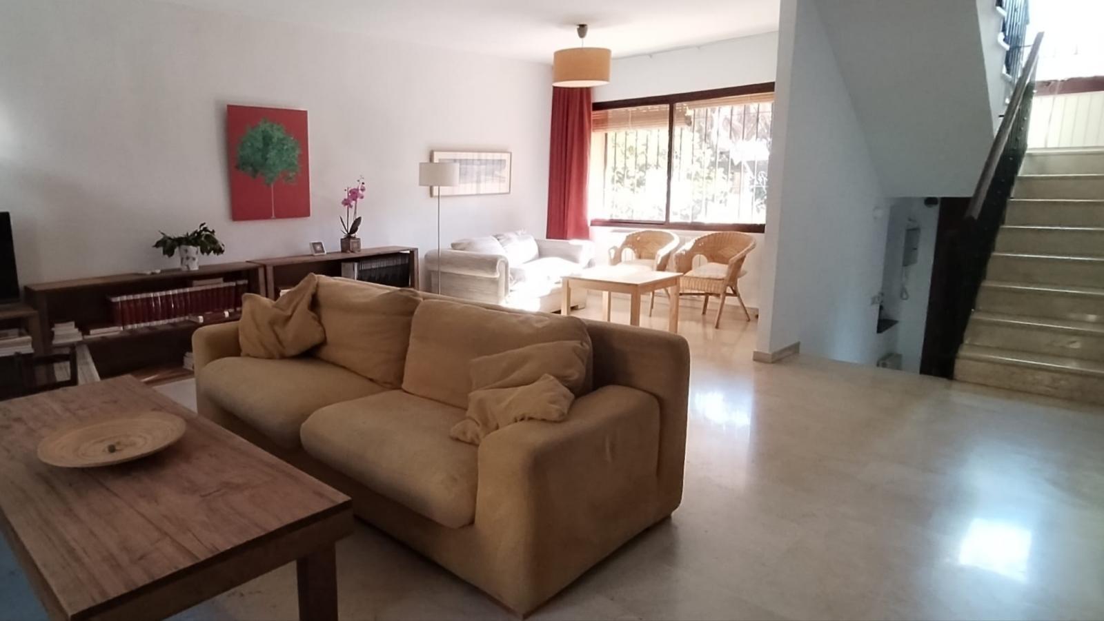 Terraced House for Rent in Granada