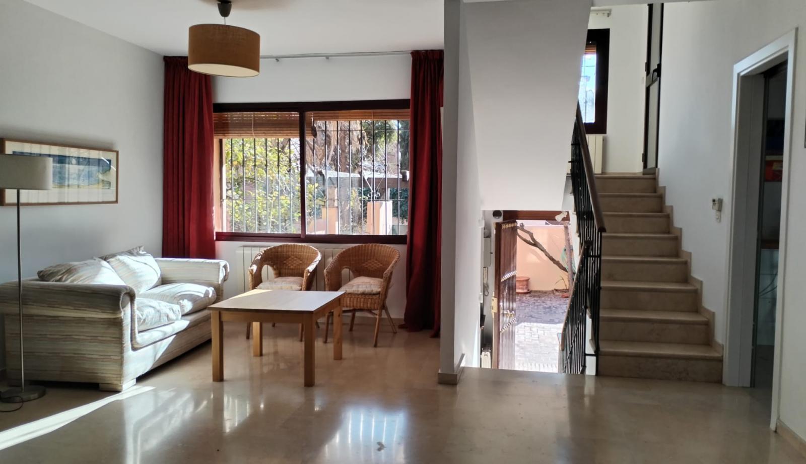Terraced House for Rent in Granada