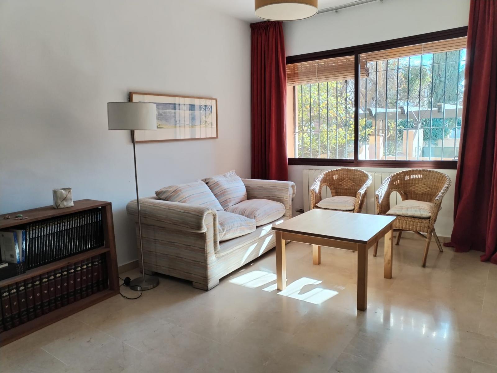 Terraced House for Rent in Granada