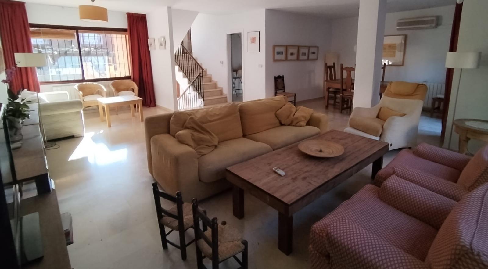 Terraced House for Rent in Granada