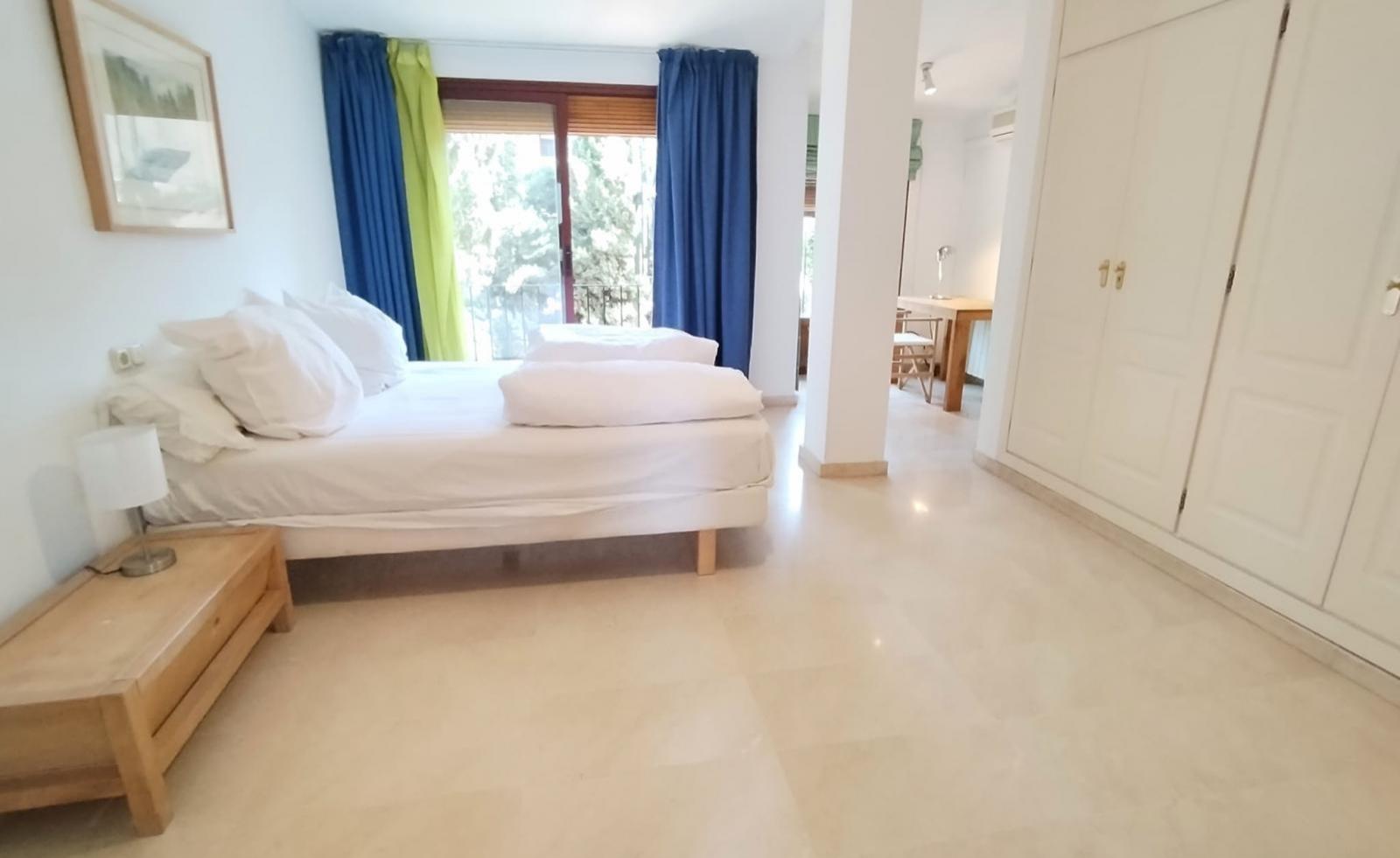 Terraced House for Rent in Granada
