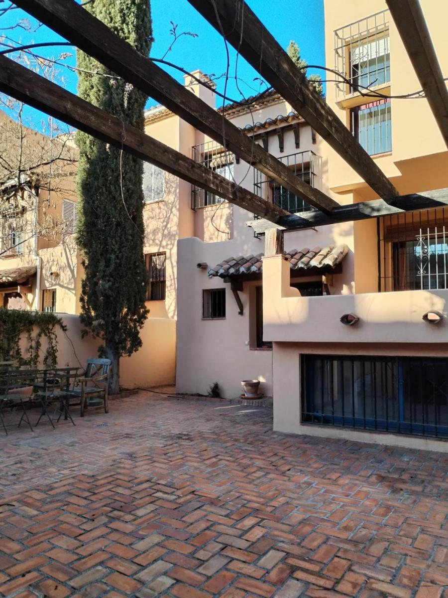 Terraced House for Rent in Granada