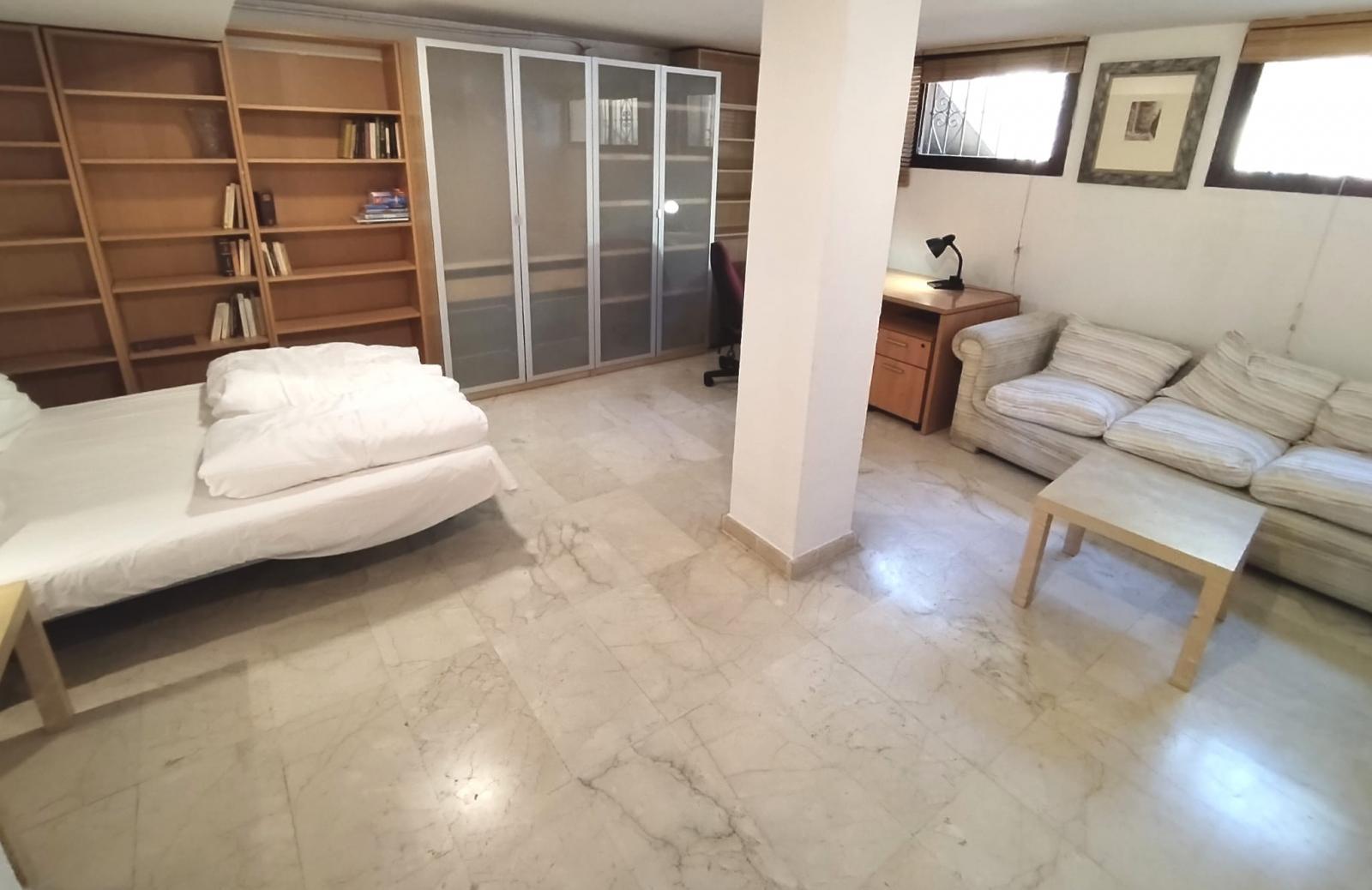 Terraced House for Rent in Granada