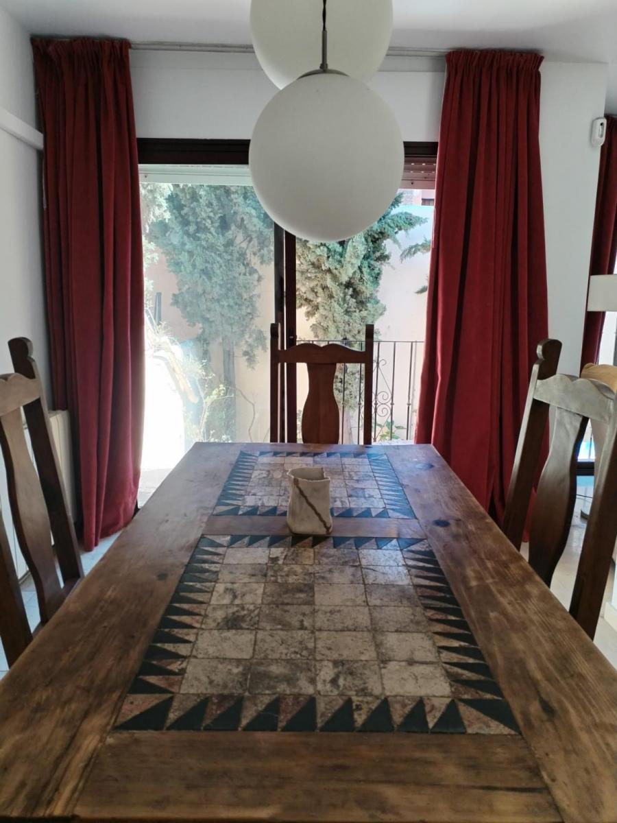 Terraced House for Rent in Granada