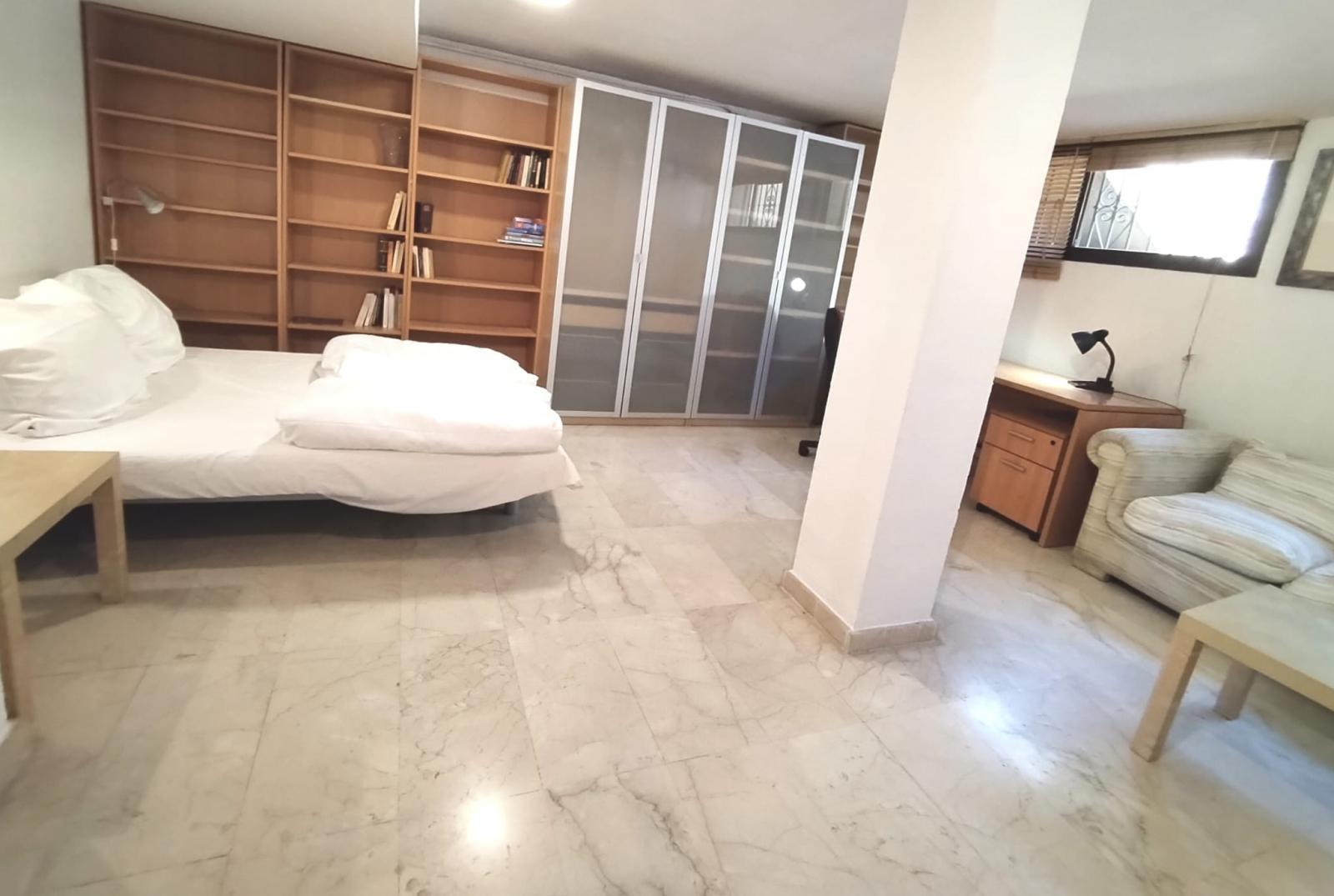 Terraced House for Rent in Granada