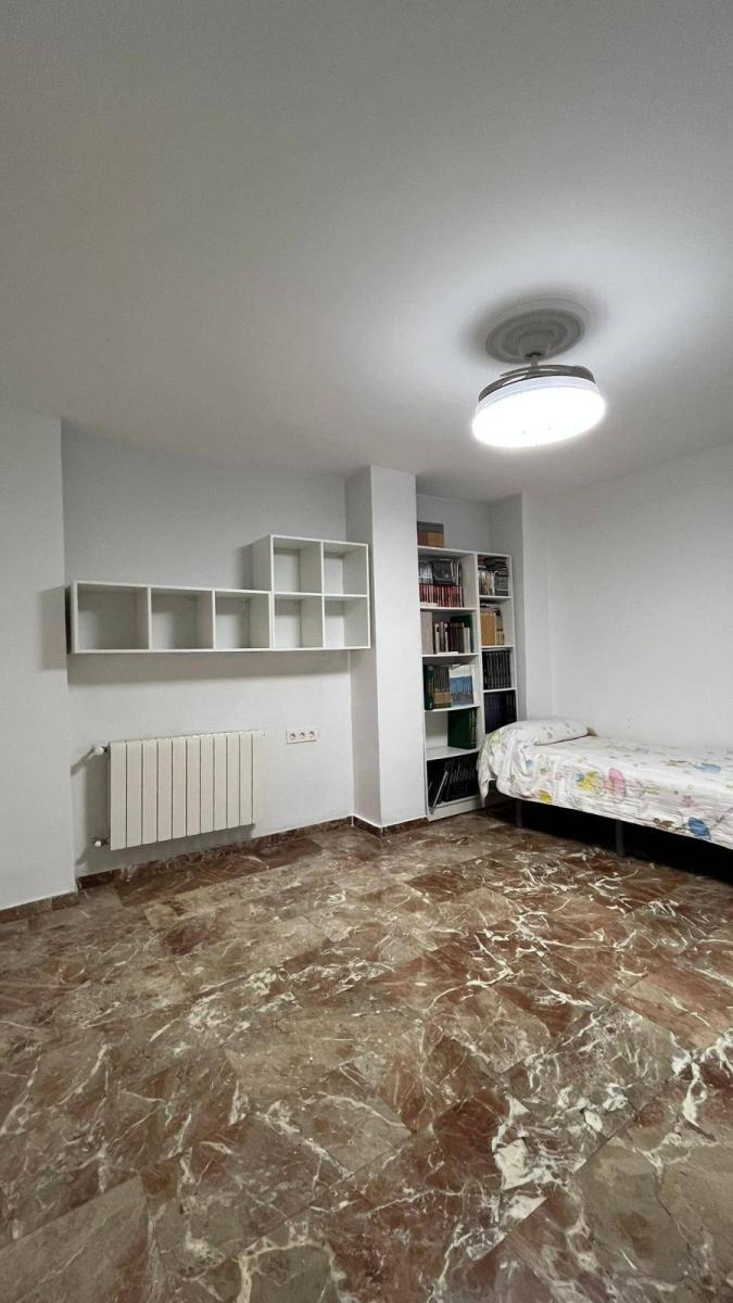 Flat for Rent in Granada