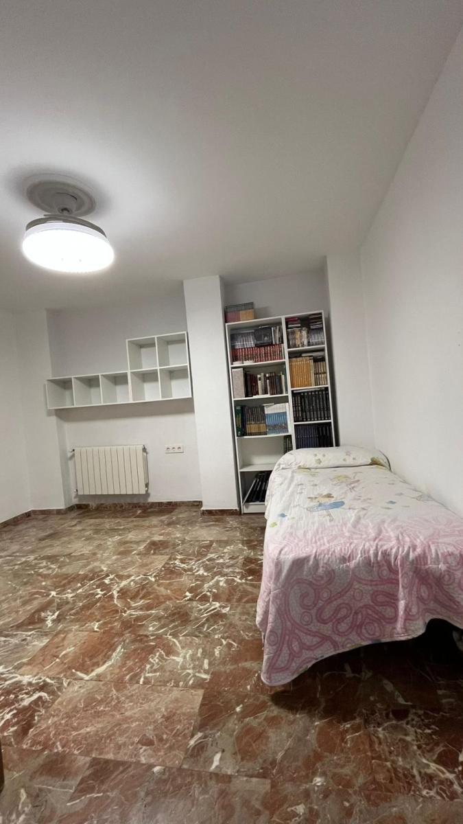Flat for Rent in Granada