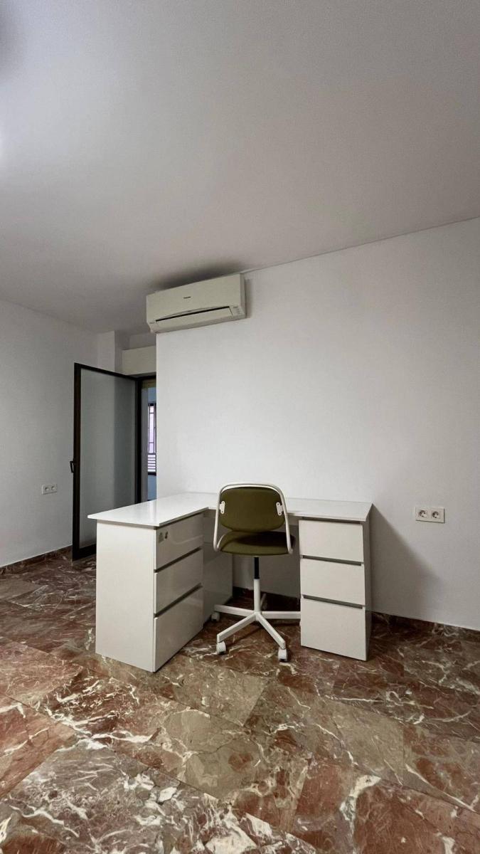 Flat for Rent in Granada