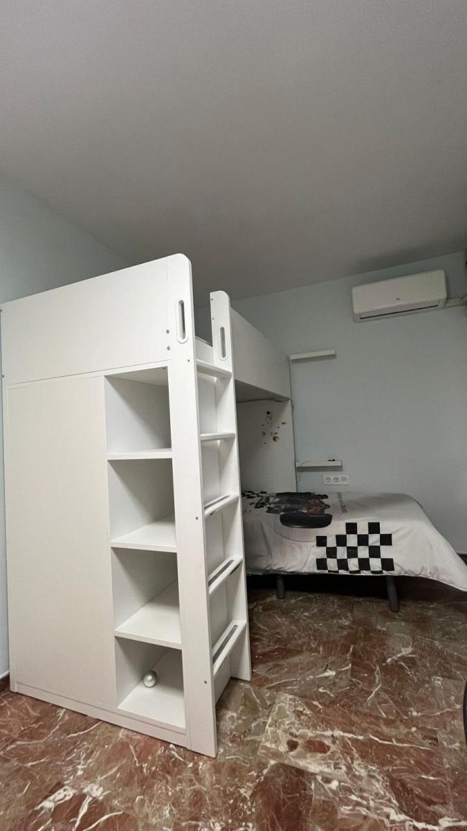 Flat for Rent in Granada