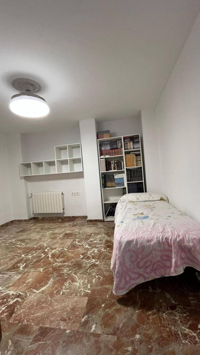 Flat for Rent in Granada