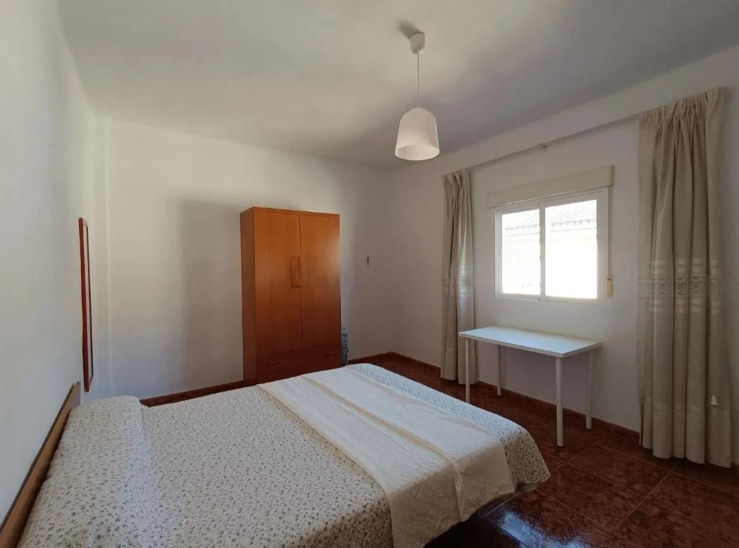 Flat for Rent in Granada