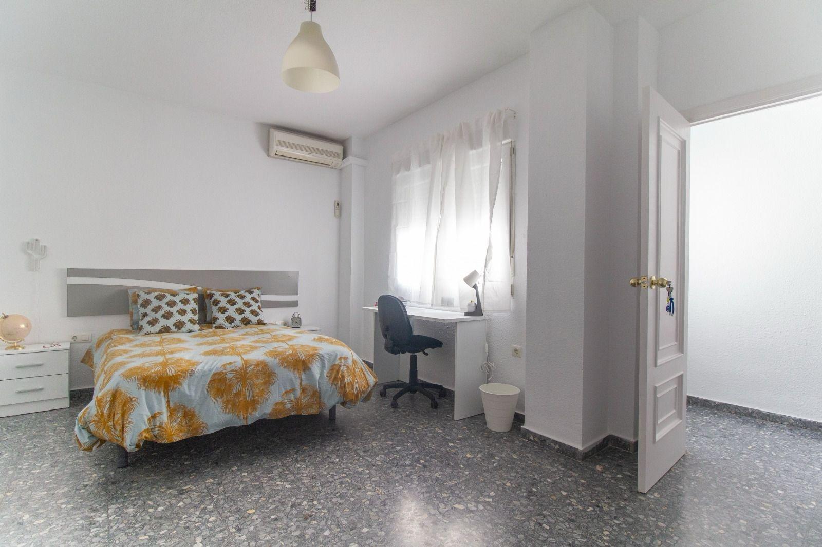 Flat for Rent in Granada