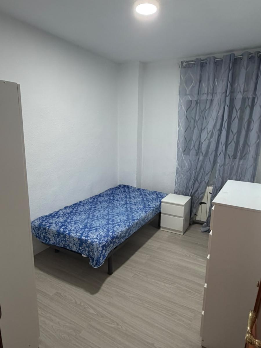 Flat for Rent in Granada
