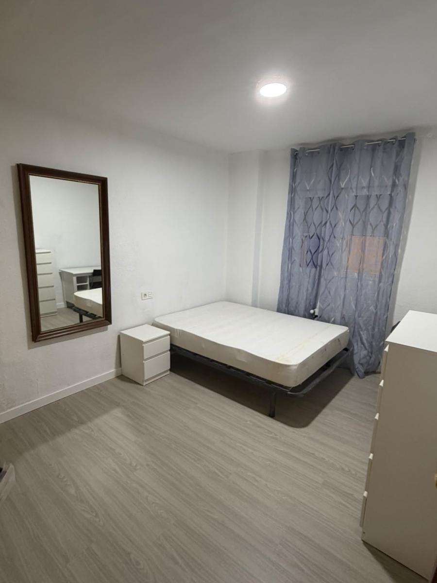 Flat for Rent in Granada