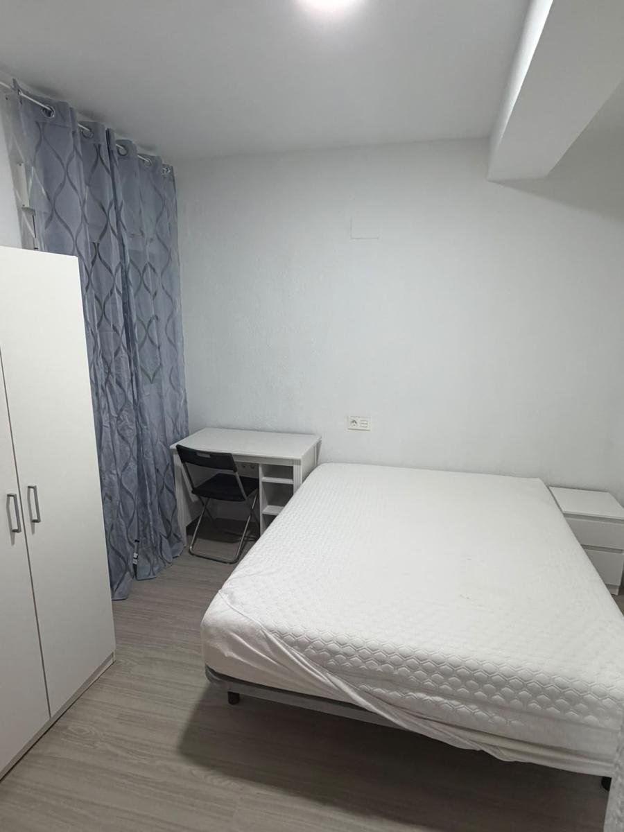 Flat for Rent in Granada