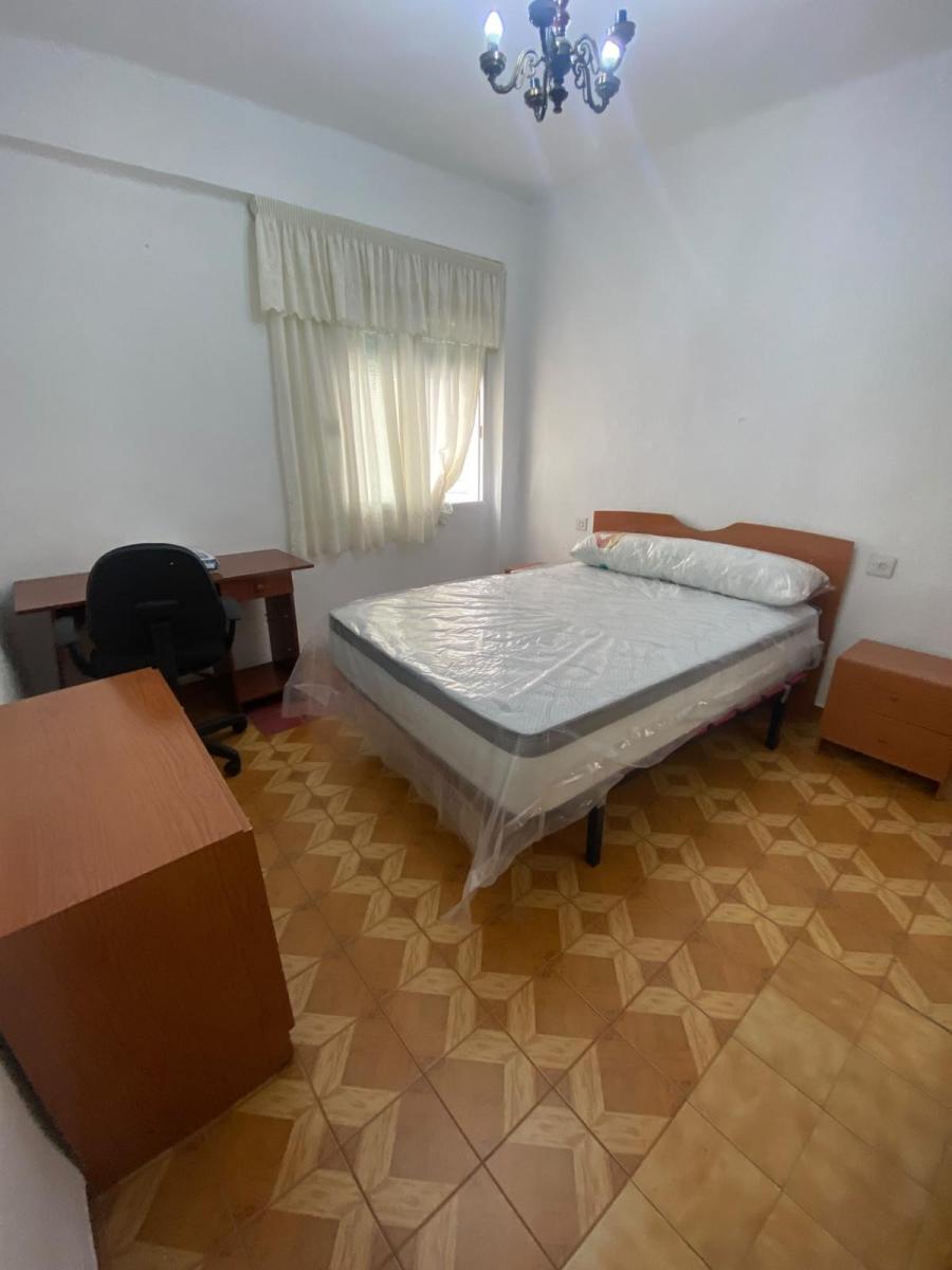 Flat for Rent in Granada